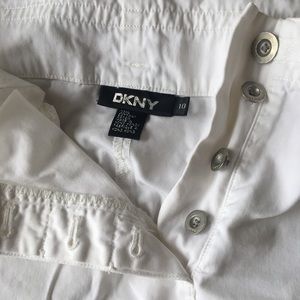 DKNY WHITE CARGO SHORTS